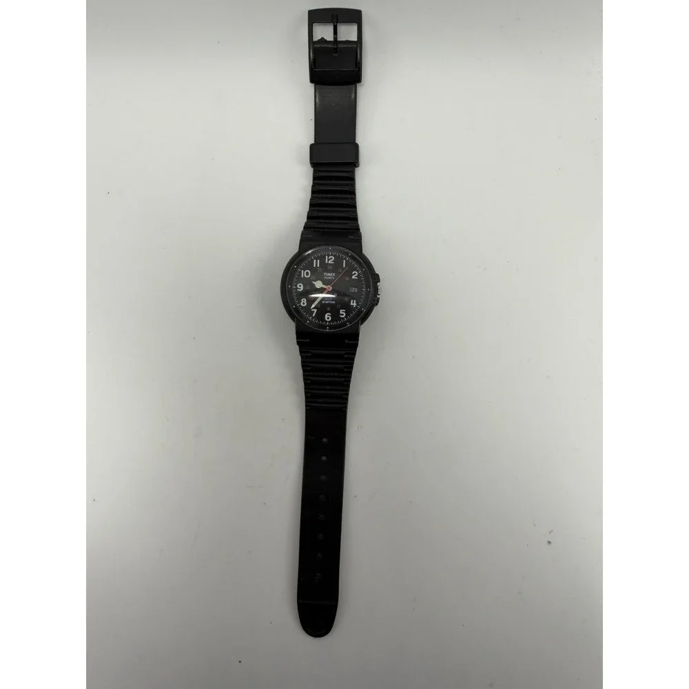 Timex New Battery Mens Watch E7 1997 Vintage 35MM 7.75
